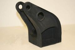 FRONT SPRING HANGER R/H FRT CAST HANGER